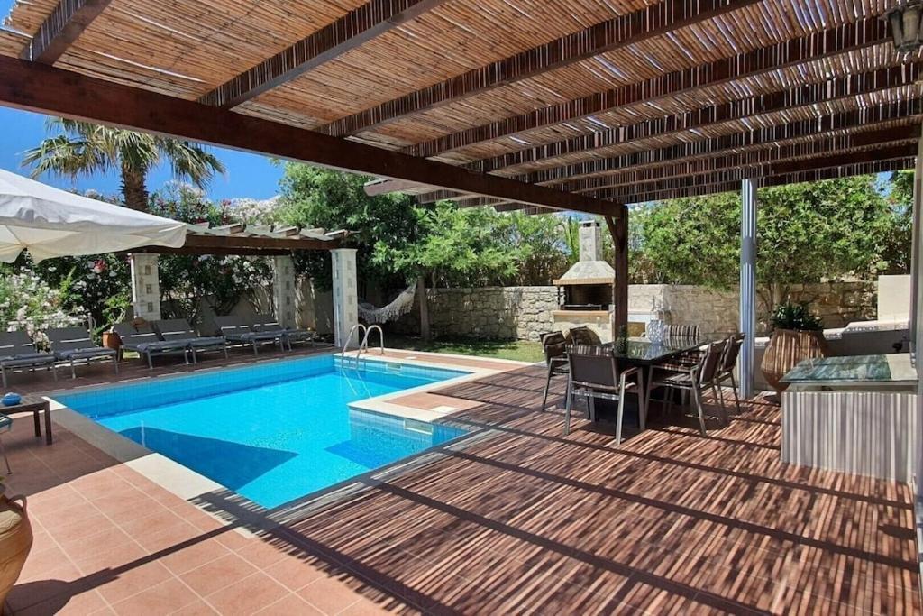 Villa Maffeo, Mit Dem Weitblick Kastellos Exterior photo